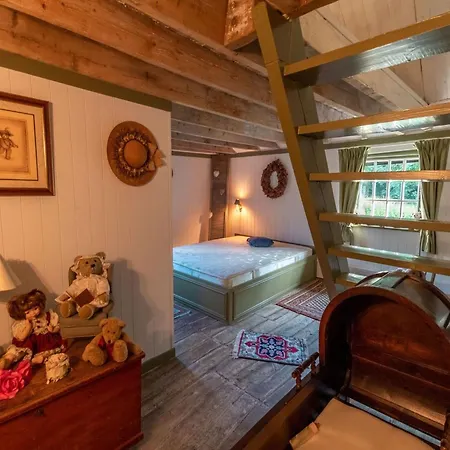 House In Coo Near Famous Waterfalls *