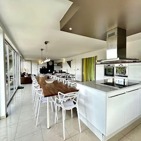 Hébergement de vacances House In Coo Near Famous Waterfalls *