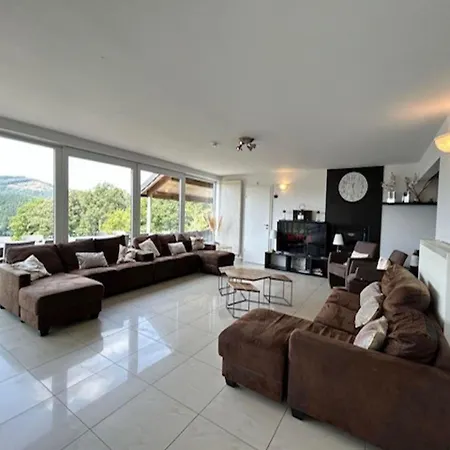 Hébergement de vacances House In Coo Near Famous Waterfalls *
